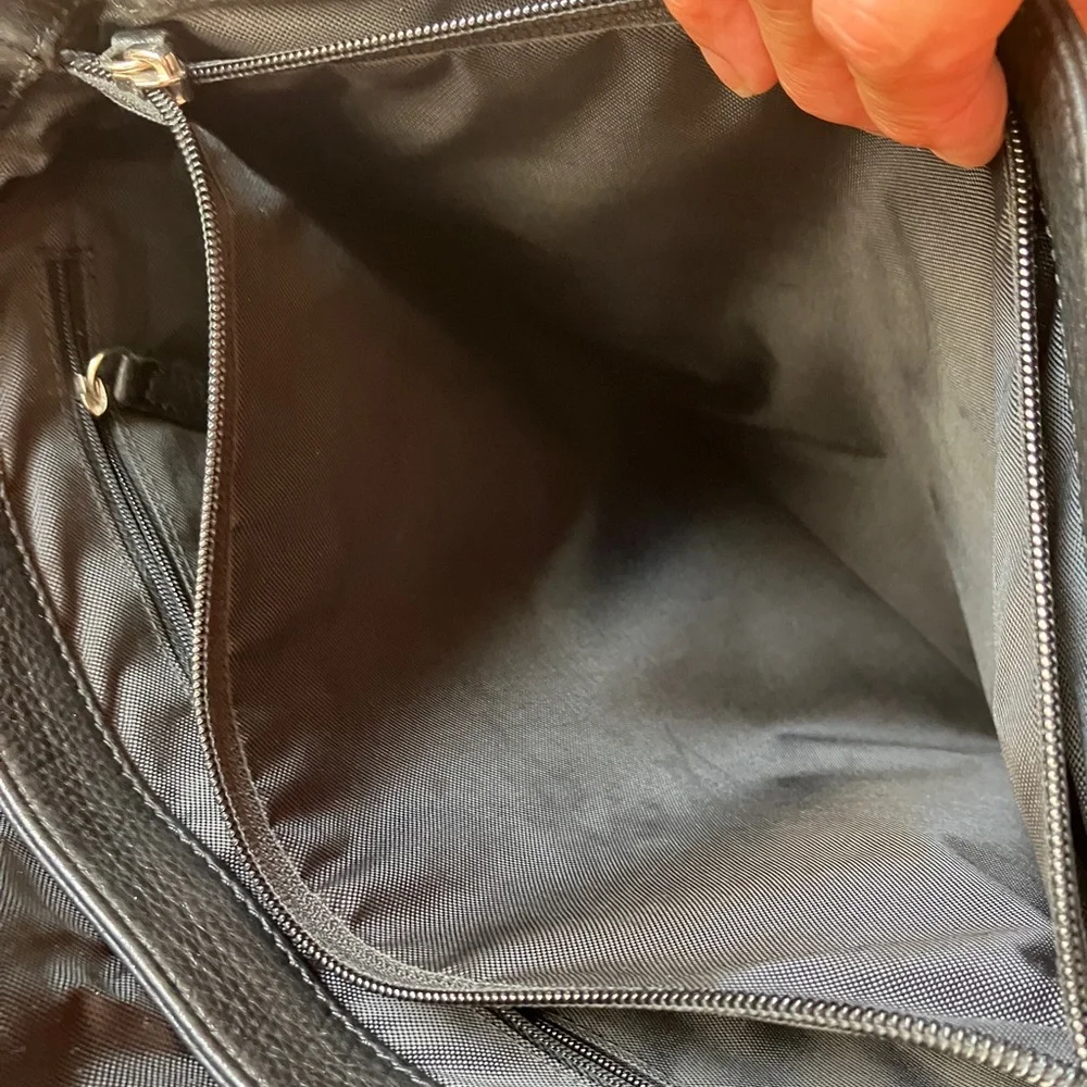 Osgoode Marley Black Leather Vertical Crossbody Messenger Computer Commuter Bag